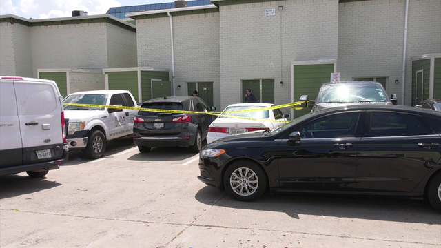 Houston crime: Man shot, found dead in apartment storage closet
