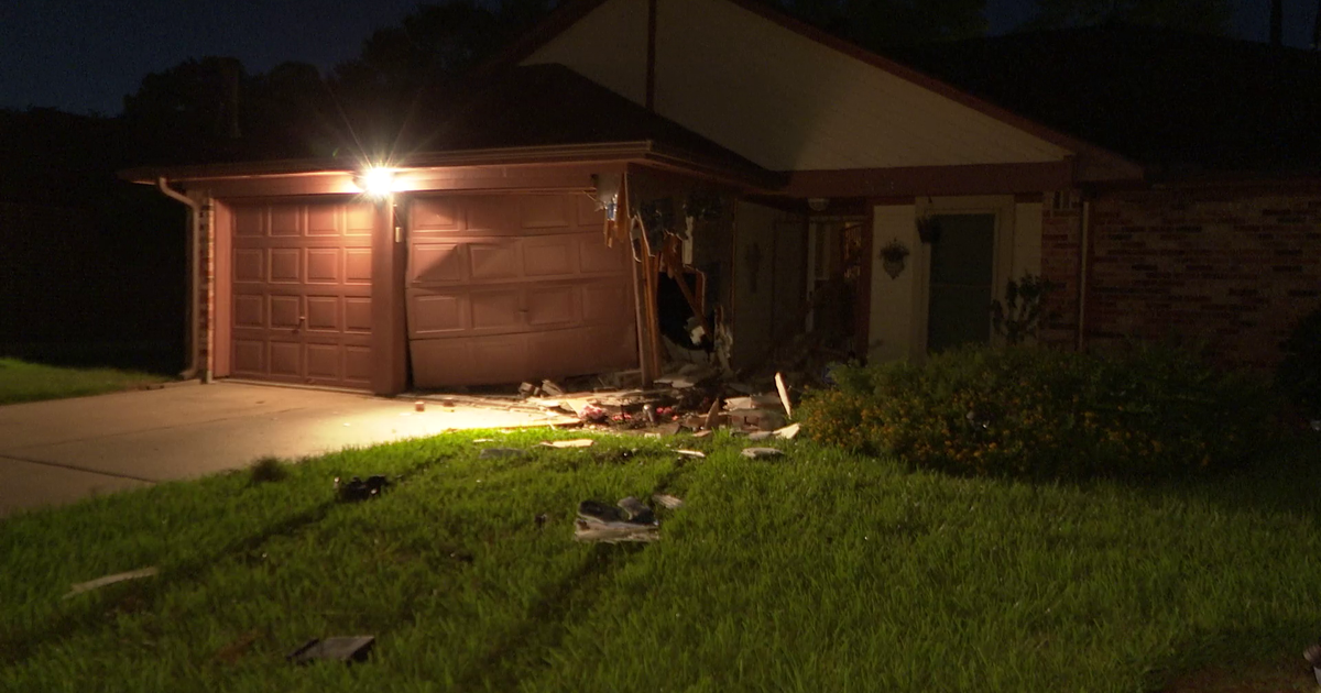 Harris County crash: Driver flees after crashing car into house | FOX ...