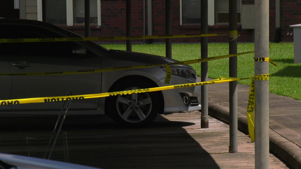 Houston crime: Suspect flees after shooting 90-year-old and stealing his car