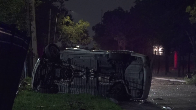 Houston crash: Driver killed, passenger injured in South Loop East crash
