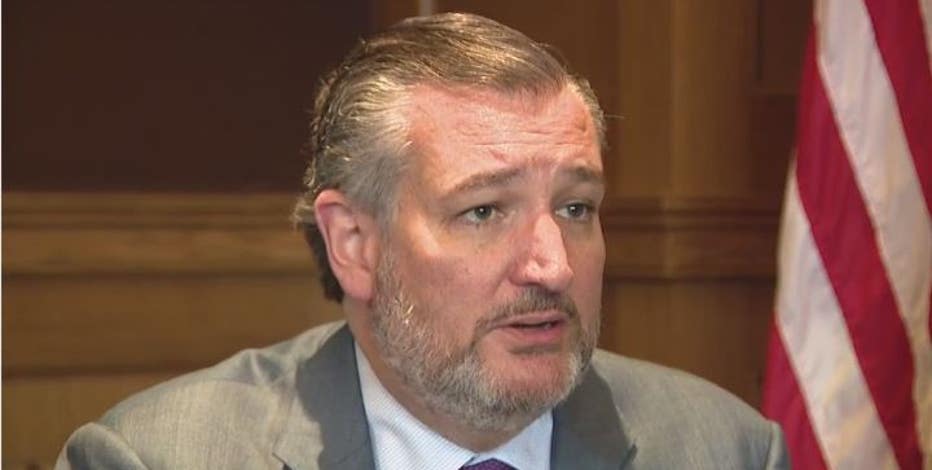 Ted Cruz: 'Unbelievably dangerous' to threaten FCC licenses, compares chair to mob boss