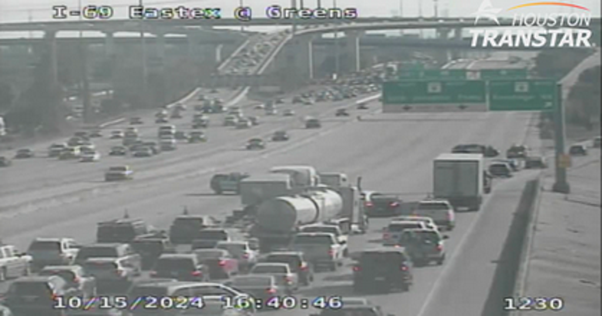 2 dead, 1 injured in crash on Eastex Freeway at Greens; all mainlanes ...