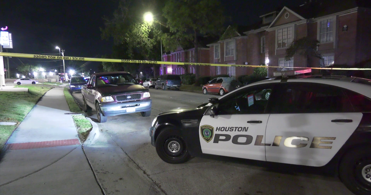Houston shooting: Man fatally shot after altercation on sidewalk | FOX ...