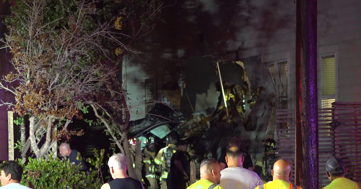 Houston crime: Driver dies after crashing BMW into house and sparking ...