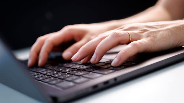 How to report fake online reviews as new FTC rule takes effect