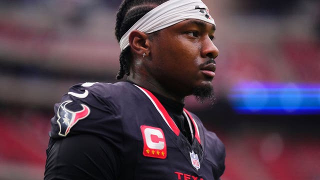 Texans WR Stefon Diggs suffers torn ACL, out for the season