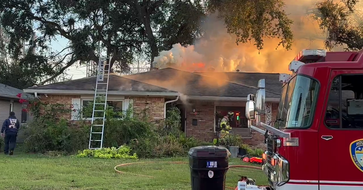 Houston fire: 2 firefighters injured battling house fire on Cindy Lane ...