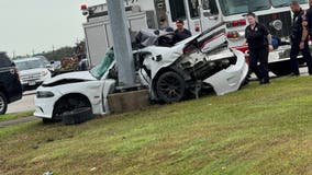 La Porte crash: 1 dead, two juveniles injured after vehicle hits traffic pole