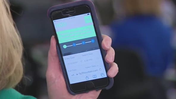 New tech at Houston airports just in time for Thanksgiving travelers