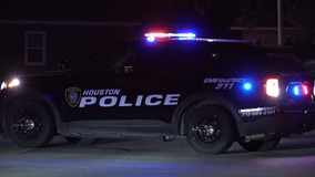 Houston police identify 72-year-old pedestrian killed in crash