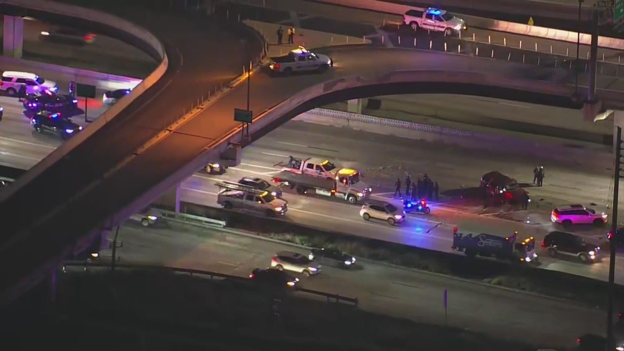 1 dead, another seriously injured in crash on La Tuna Canyon