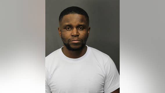 Baytown man charged with murder following early morning fight at bar