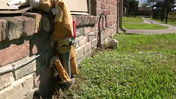 Houston weather: Residents prepare for another night of freezing temperatures