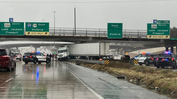 Southwest Freeway crash: 18-wheeler crash at Elgin cleared after several hours