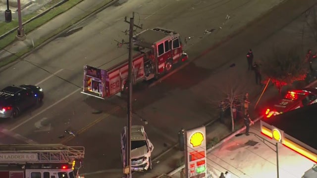 Houston Fire Department engine involved in crash in northwest Houston, 3 people injured