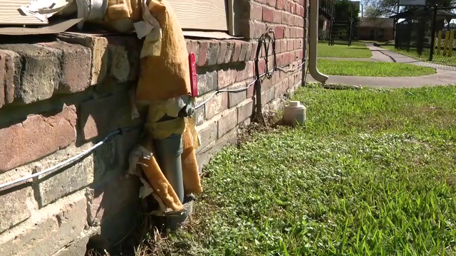 Houston weather: Residents prepare for another night of freezing temperatures