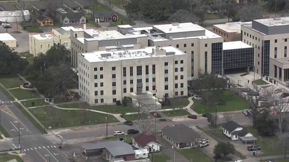 Brazoria County Courthouse bomb threat: All-clear given, person of interest identified