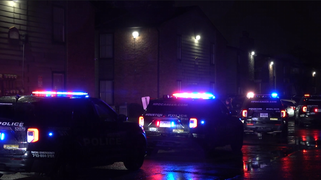 Houston 15-year-old shoots mother, sister after having 'bad reaction' to edibles