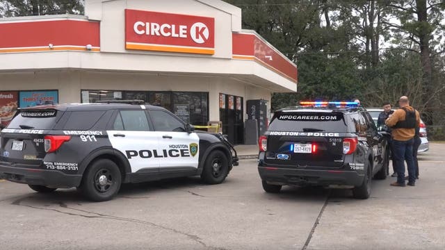Northeast Houston: Woman shot during robbery attempt at gas station; suspect on the run, police say