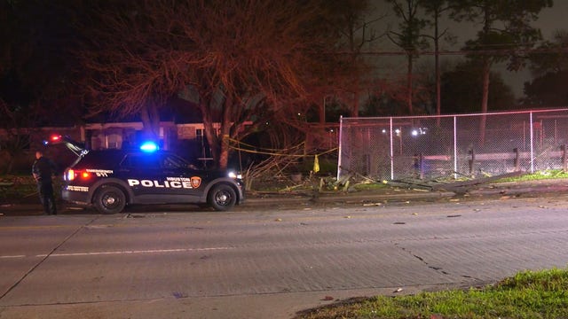 Houston driver dead after crashing truck into community pool near Boone Road