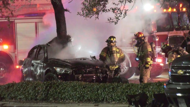 Houston police chase ends in deadly crash on S Voss Road, vehicle caught fire
