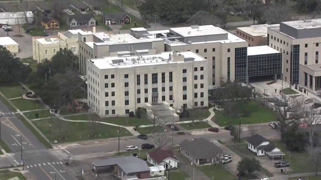 Brazoria County Courthouse bomb threat: All-clear given, person of interest identified