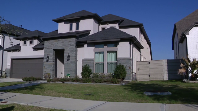 Manvel homeowners file suit against their home builder, claiming their brand-new homes are unlivable