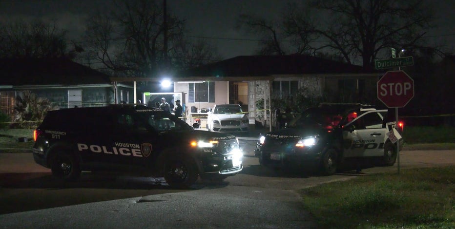 Dulcimer Street shooting: Man killed, another injured after shots fired at southeast Houston home, police say