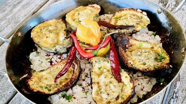 Pier 6 Seafood & Oyster House in San Leon: Foodies & Friends