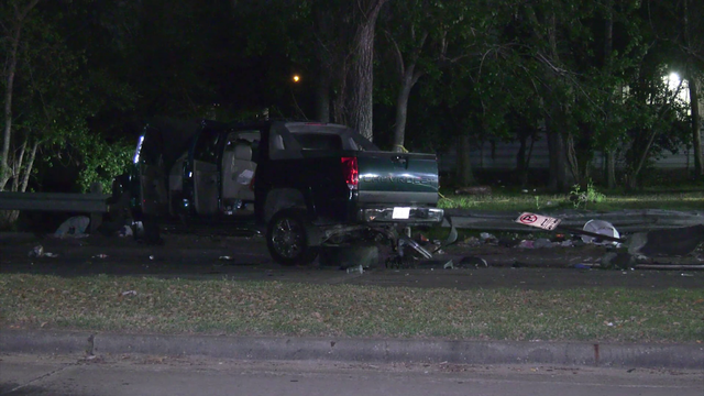 Yale Street crash: Father abandons family injured in high-speed crash, 5 people taken to hospital