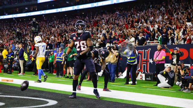 Texans season ticket holders sue team claiming fraud, conspiracy, breach of contract