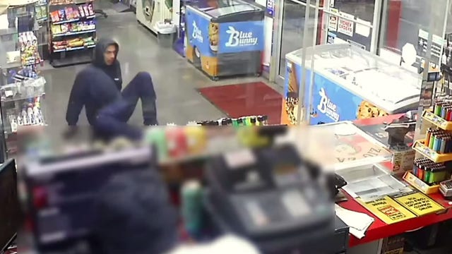 Houston aggravated robbery suspect drops gun down pants leg, falls over