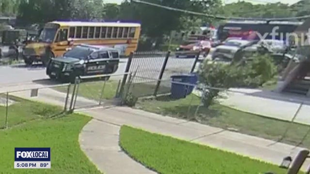 Harris County elementary students stuck in hot school bus with no A.C., parents say