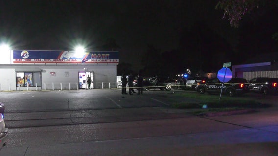 Houston shooting injures 2 outside store on Scott Street in Sunnyside