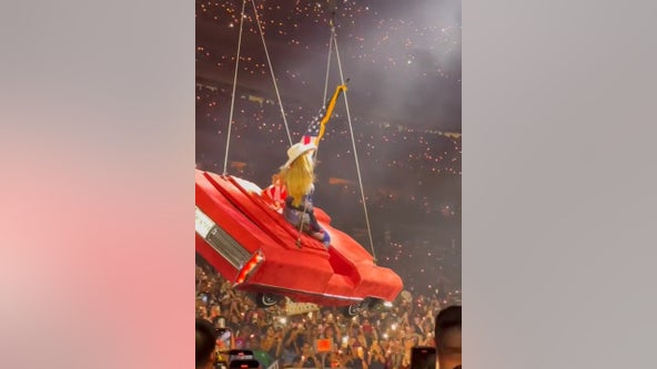 Beyoncé pauses first Houston 'Cowboy Carter' show due to mid-air malfunction