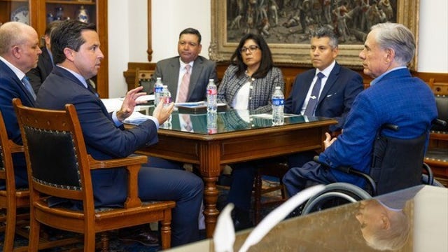 Texas energy providers, Gov. Abbott meet about hurricane preparedness