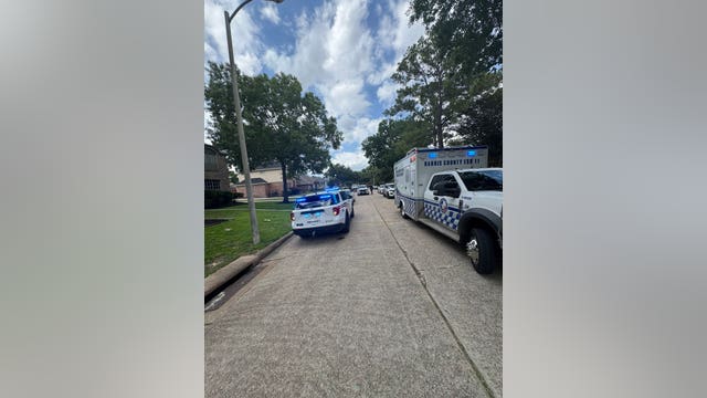 Northwest Harris County: Teen detained following stabbing that injured two, officials say