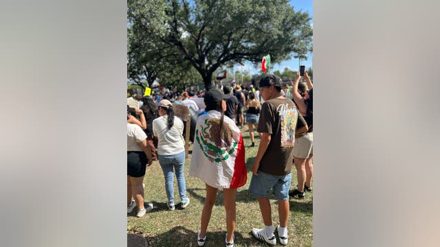 Anti-ICE protest in Houston; rally remains peaceful with hundreds of demonstrators