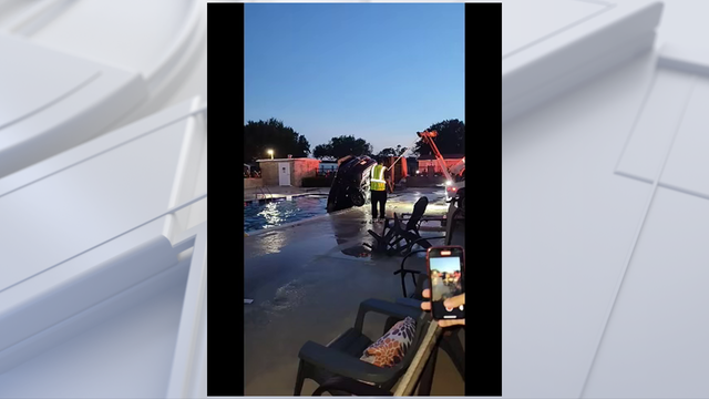 Southwest Houston crash: Driver crashes vehicle into pool on Anderson Road, 1 person detained