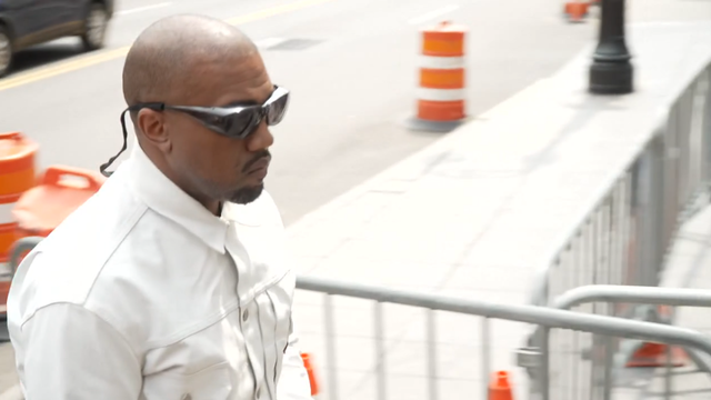 Kanye West shows up at Diddy trial | WATCH