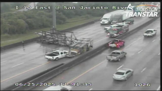I-10 East Freeway eastbound lanes reopen following 18-wheeler crash