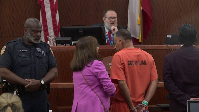 Wilcrest stabbing: Suspect bond lowered after allegedly killing his girlfriend