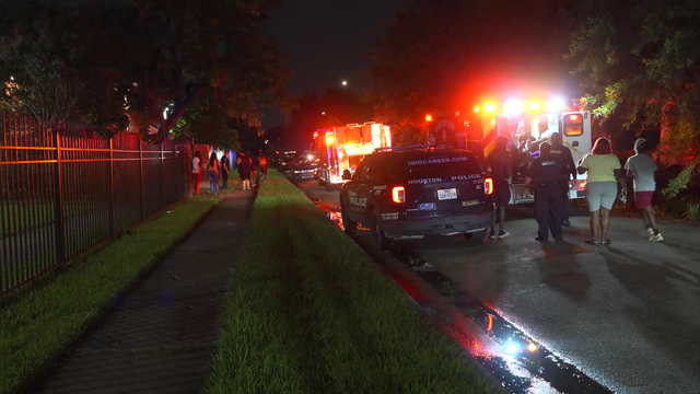 2 teens shot by same bullet after gun goes off in Houston