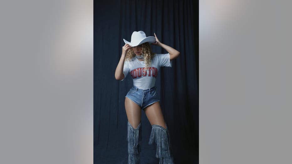 Photos by: Julian Dakdouk and Greg Noire