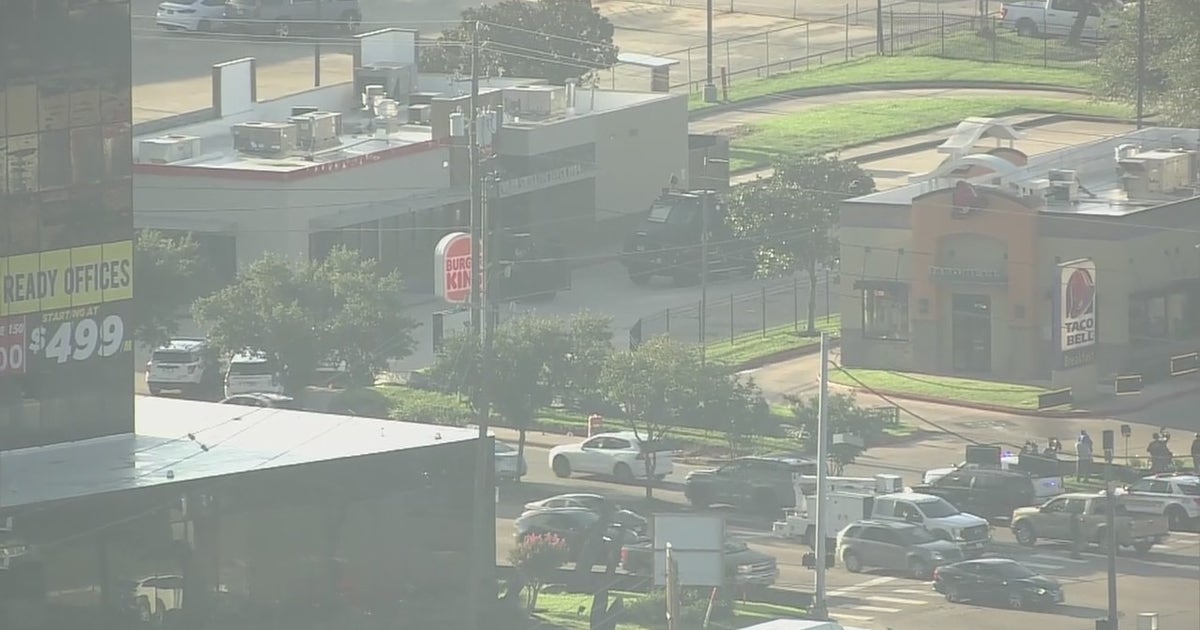 Harris County SWAT: Man believed to be barricaded inside Burger King ...