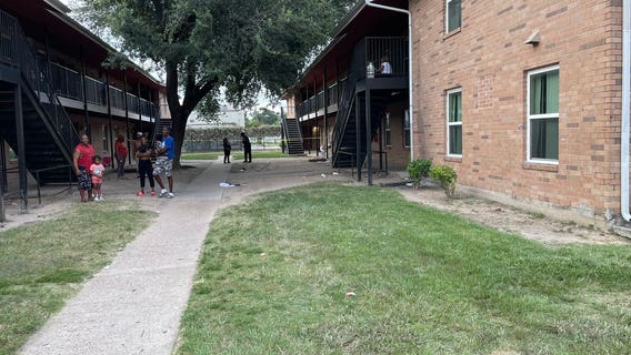 North Houston: Suspect in custody after shooting brother and mother, police say