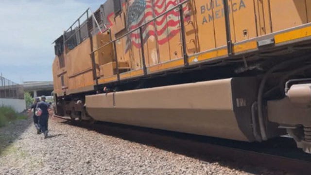 Crash involving train, vehicle in Downtown Houston area, near Harris County Jail, sheriff says