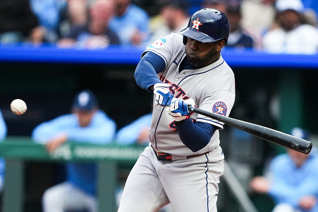 Houston Astros slugger Yordan Alvarez returns to the lineup