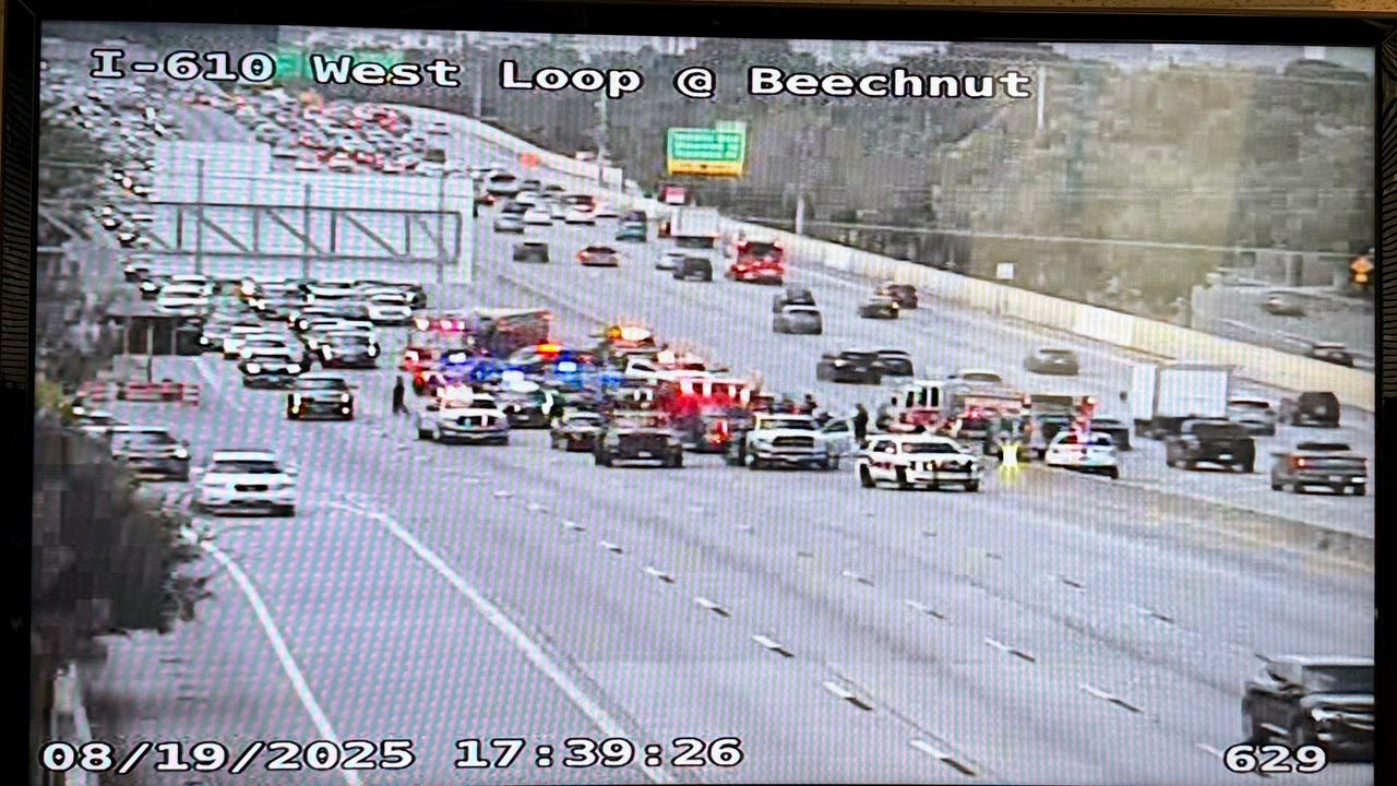 Houston traffic: West Loop 610 down to 1 lane after crash with motorcycle