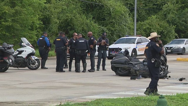 Off-duty METRO police officer injured in Houston crash at Cullen, Fellows